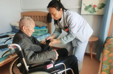 陪诊服务火热，陪诊师怎么找靠谱的？三山医伴为你指路