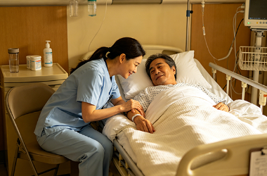 三山医伴，暖护朝夕——医院陪护里的温柔与坚守